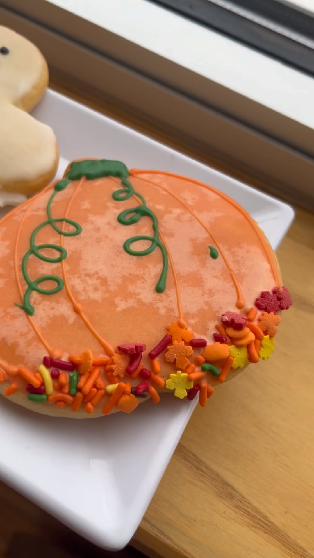 Skip the tricks and come get your Halloween treats at Batch! 👻